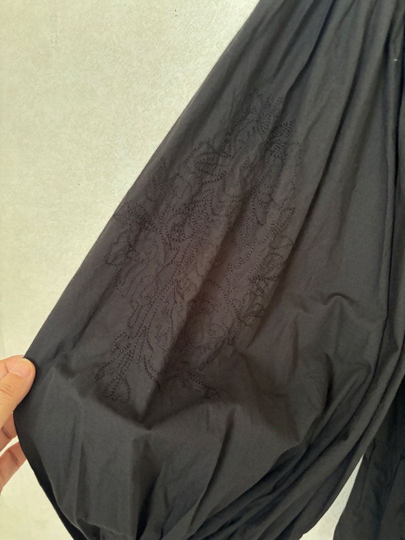 HER. エンブロイダリーコットンチュニック/ブラック