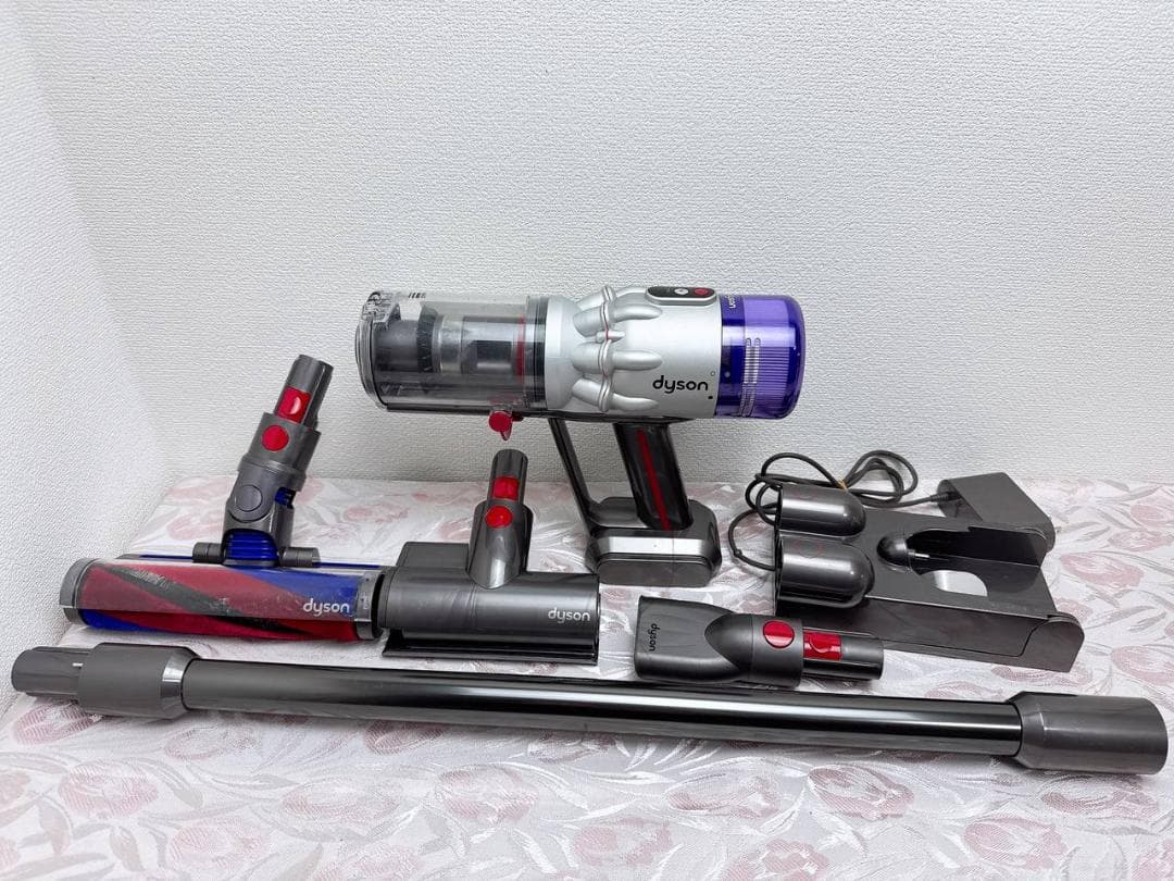 【分解洗浄済】367- 美品dyson SV33 掃除機 作動品 2023 年製