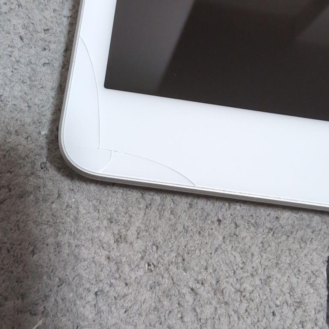 訳ありApple iPad 第8世代 32GB Wi-FIモデルシルバー 本体