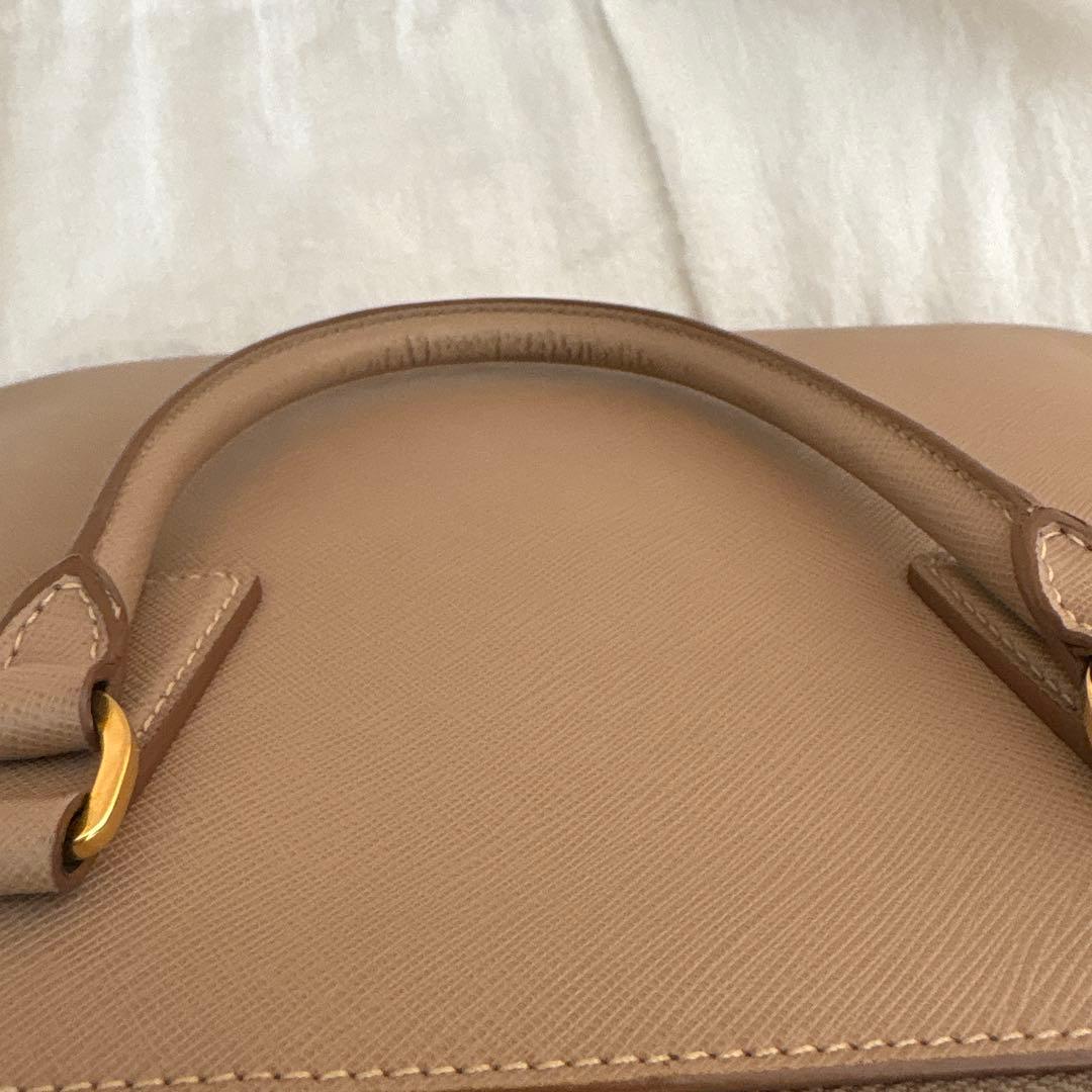 PRADA ベージュ ショルダーバッグ