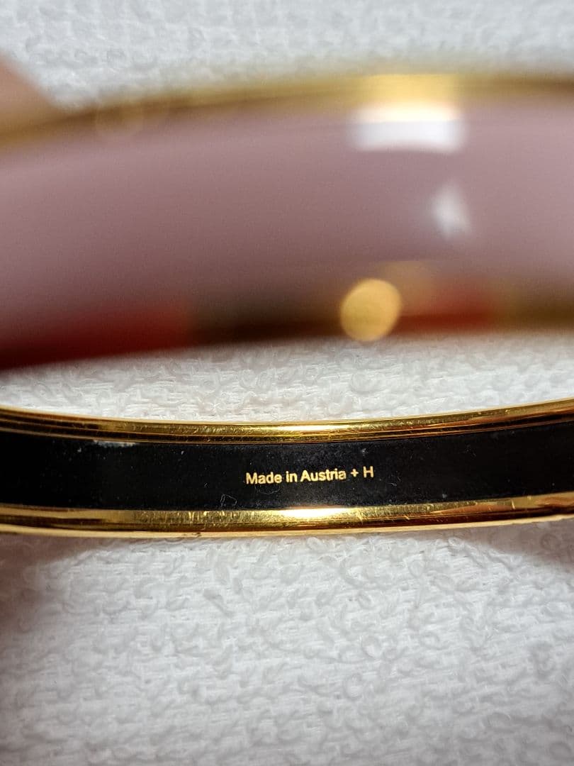 希少 HERMES バングル エマイユ 七宝焼 ロゴ柄 ピンク×ゴールド