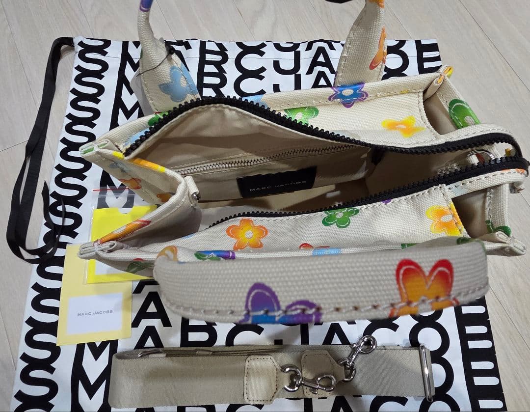 【MARC JACOBS】マークジェイコブス　ザワイルドデイジー　トートバッグ