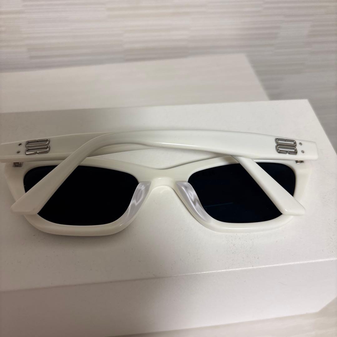 GENTLE MONSTER ホワイトサングラス
