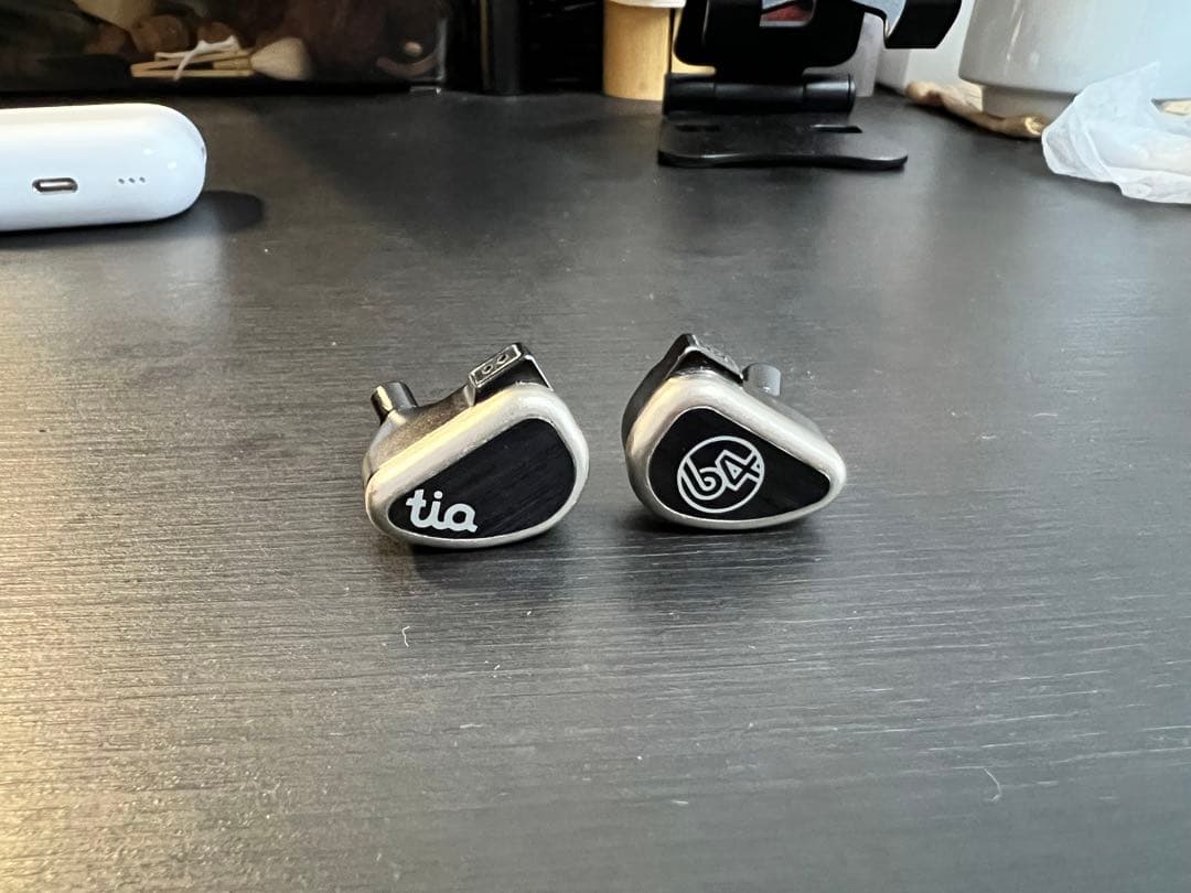 イヤホン 64audio Tia Trio