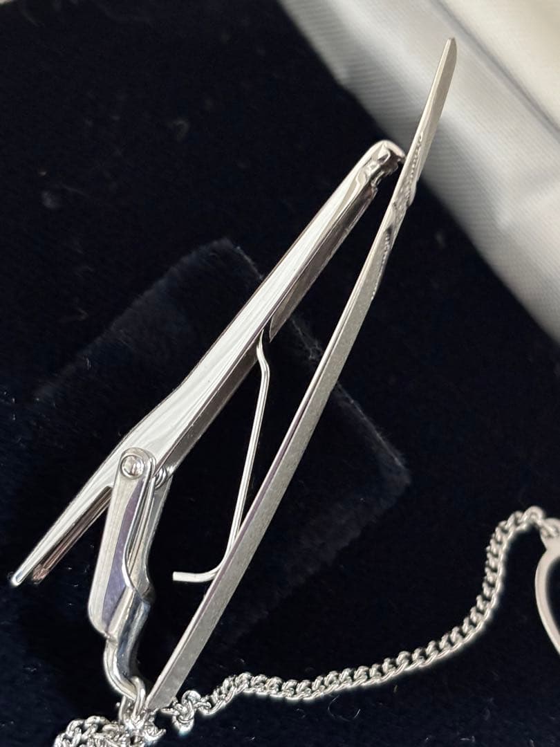 Lion Starネクタイピン シンプルデザイン　K10WG刻印入