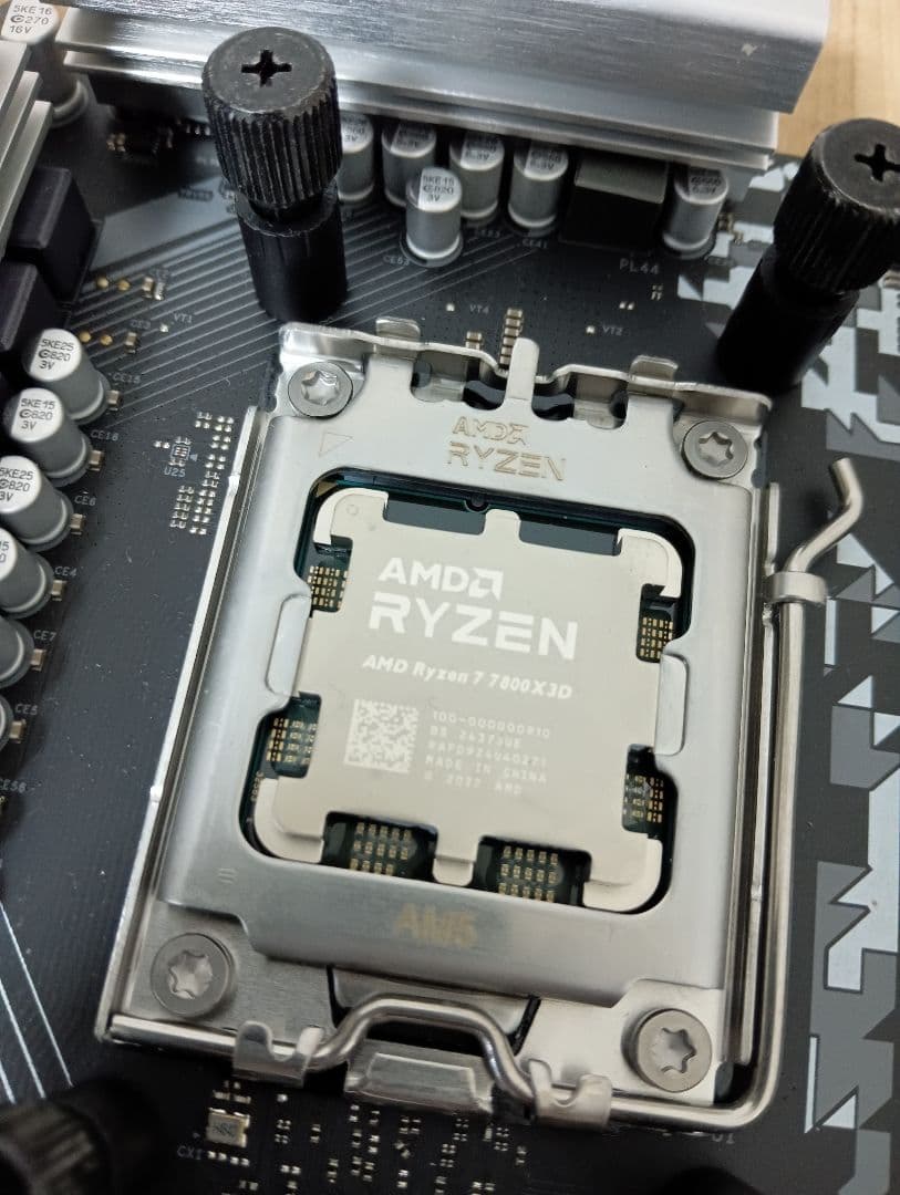 動作確認済み AMD Ryzen 7 7800X3D CPU