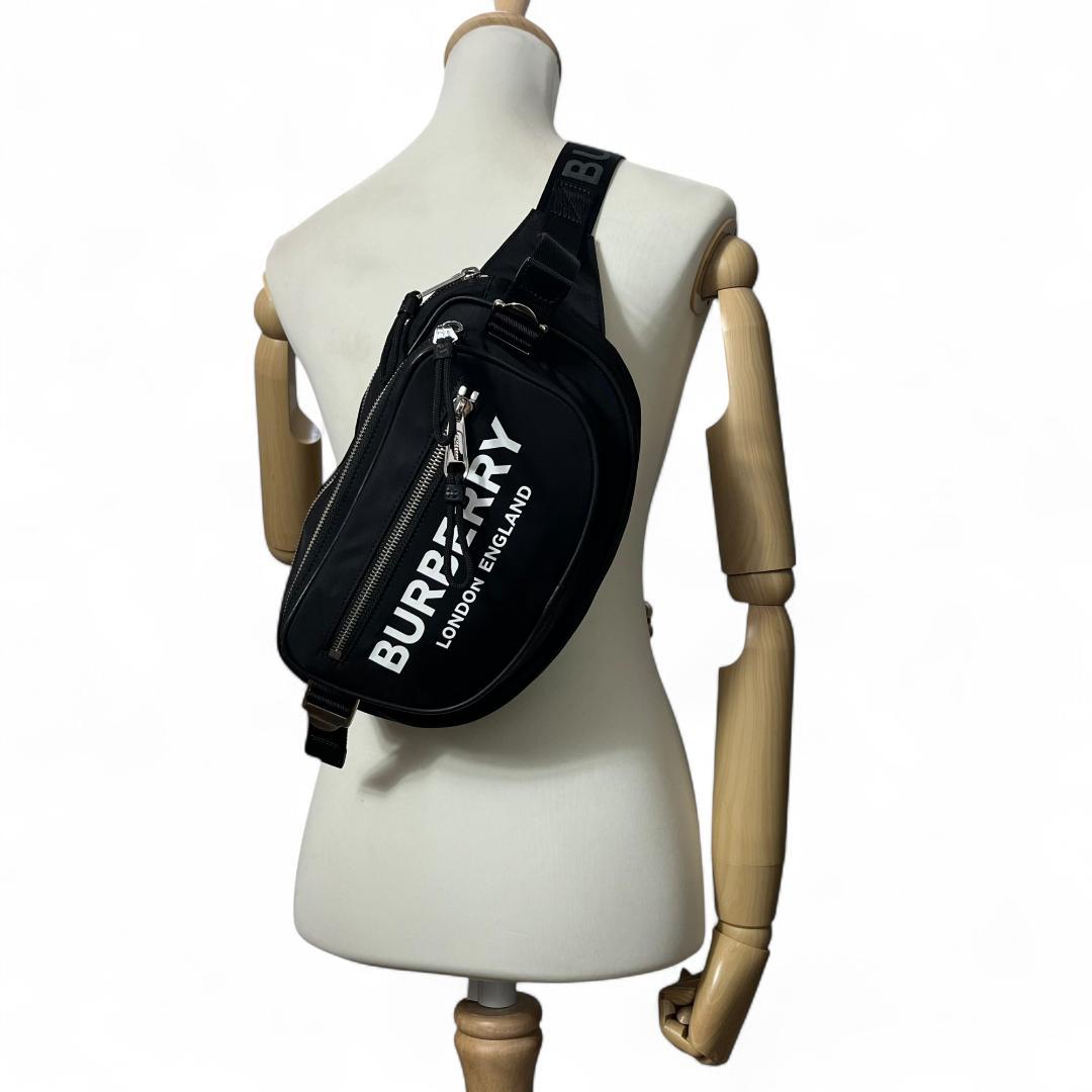 未使用級　BURBERRY バーバリー ボディバッグ ブラック ナイロン