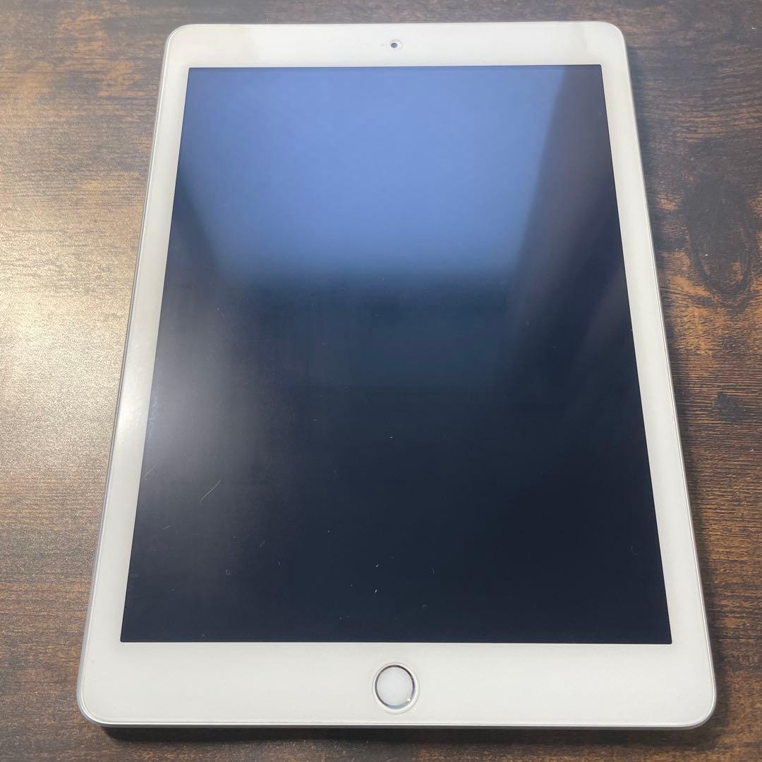 Apple iPad 第5世代　Wi-Fi + Cellularモデル