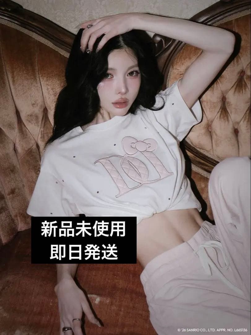 最安値☘️新品☘️ Hello DarichキルティングアップリケビジューTシャツ