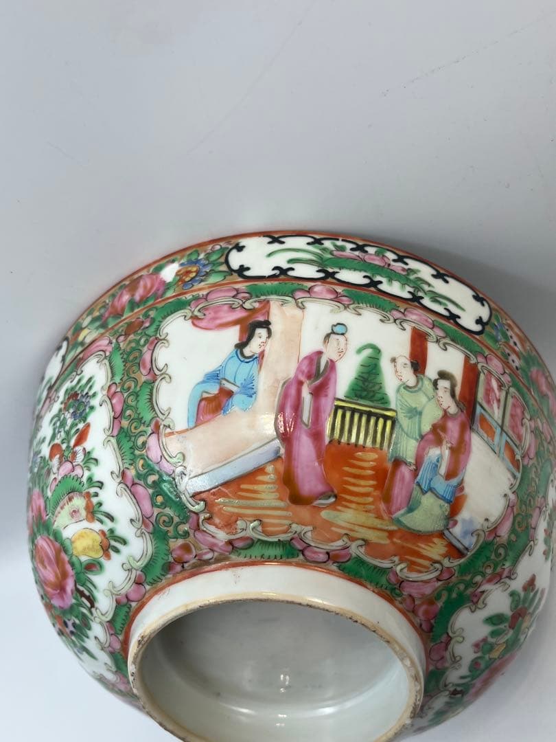 中国古美術　清時代 広彩 人物文 椀 開光人物 草花文 五彩 人物故事時代物