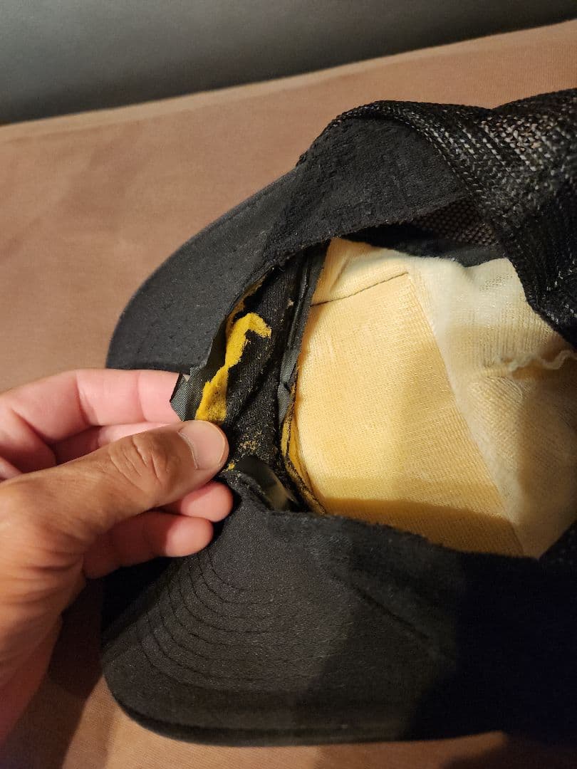 CHROME HEARTS トラッカーキャップ ホワイト/ブラック　破れ有り