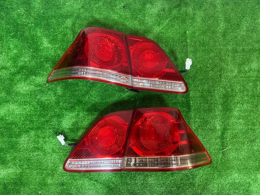 18 クラウン　アスリート　テールランプ