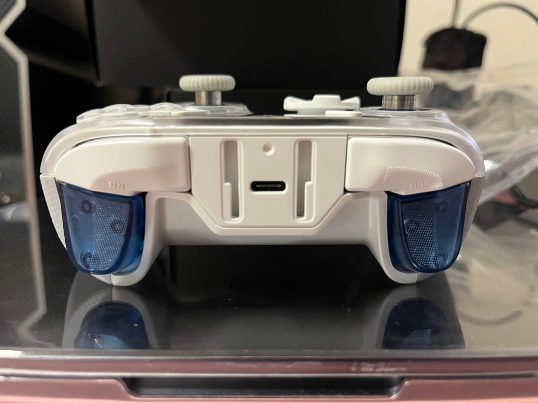 Flydigi Apex 4 & 専用充電ドック