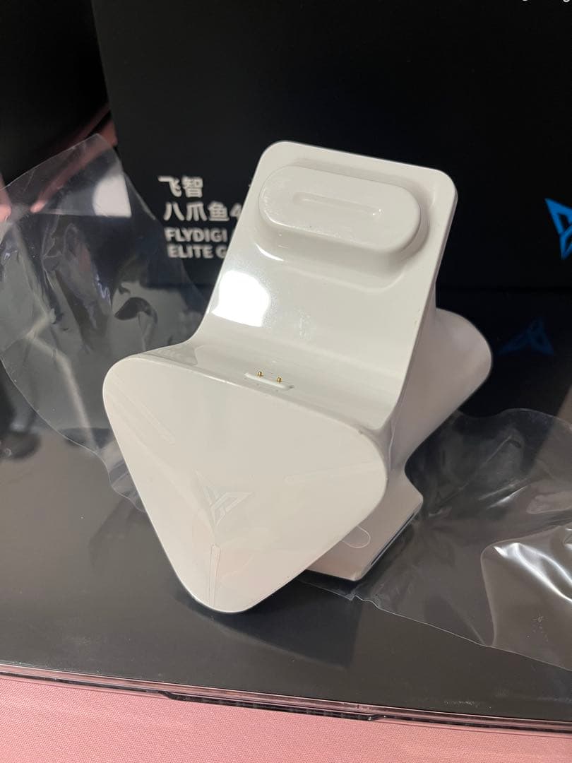 Flydigi Apex 4 & 専用充電ドック
