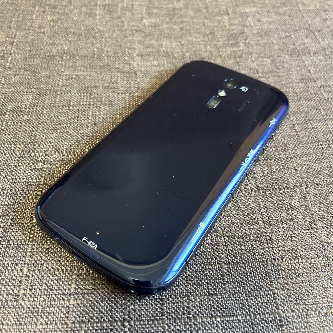 らくらく スマートフォン ドコモ F-42A ネイビー シニア 富士通