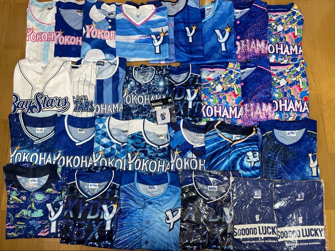 美品 横浜Denaベイスターズ ユニフォーム27枚＆Tシャツ＆リストバンドセット