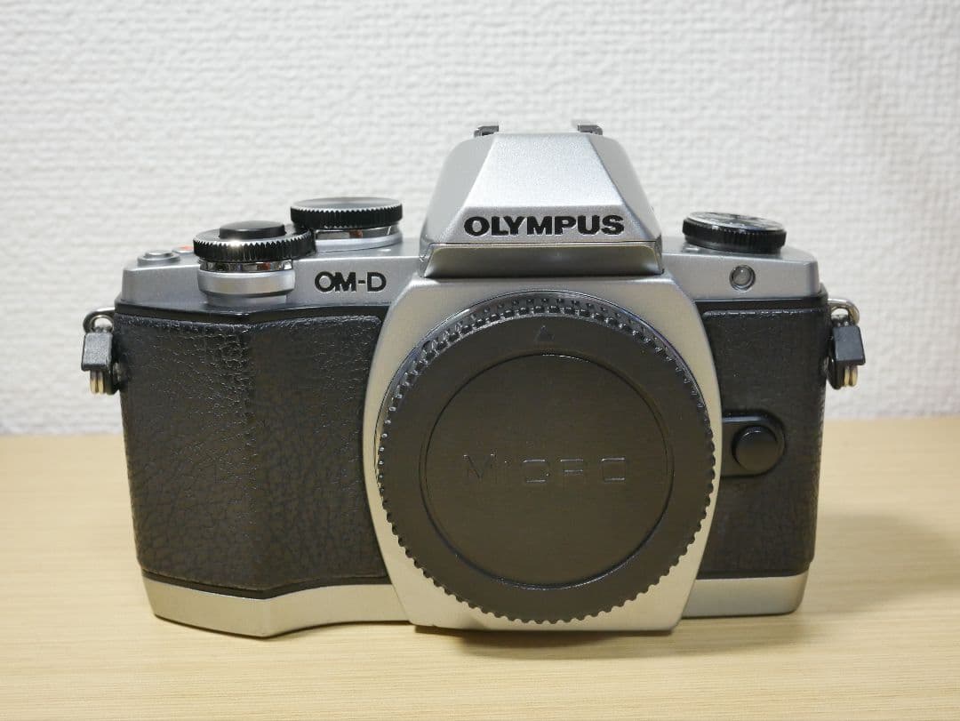 OLYMPUS OM-D E-M10ミラーレス一眼カメラ ジャンク