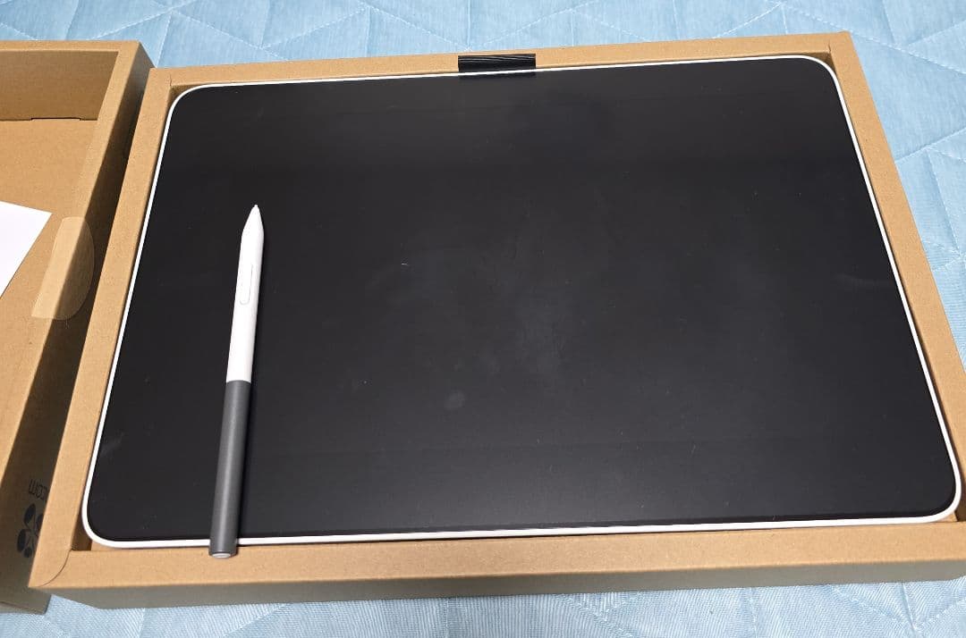 Wacom 液タブ one pen display 13.3 DTH134w0D