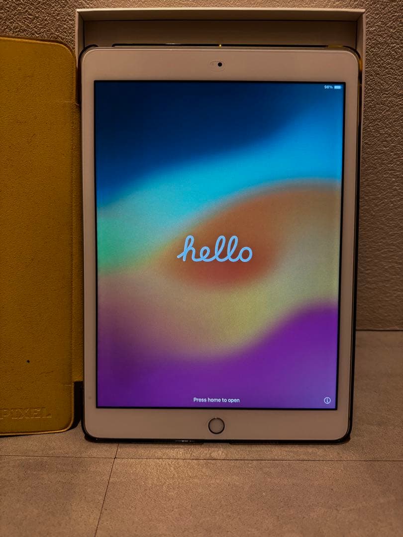 iPad (第8世代) シルバー 10.2インチ 本体