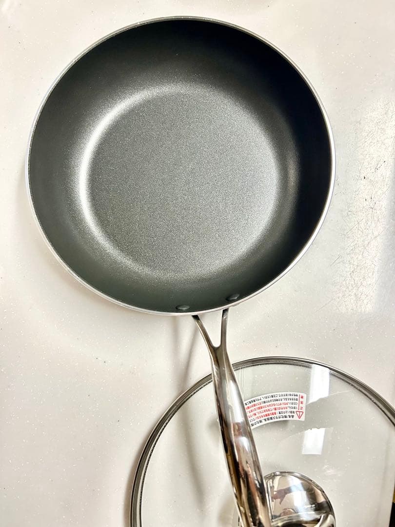 アルミ製ノンスティックフライパン 蓋付き