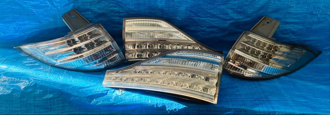 トヨタ エスティマ AHR20W 純正リアテールランプ 4点