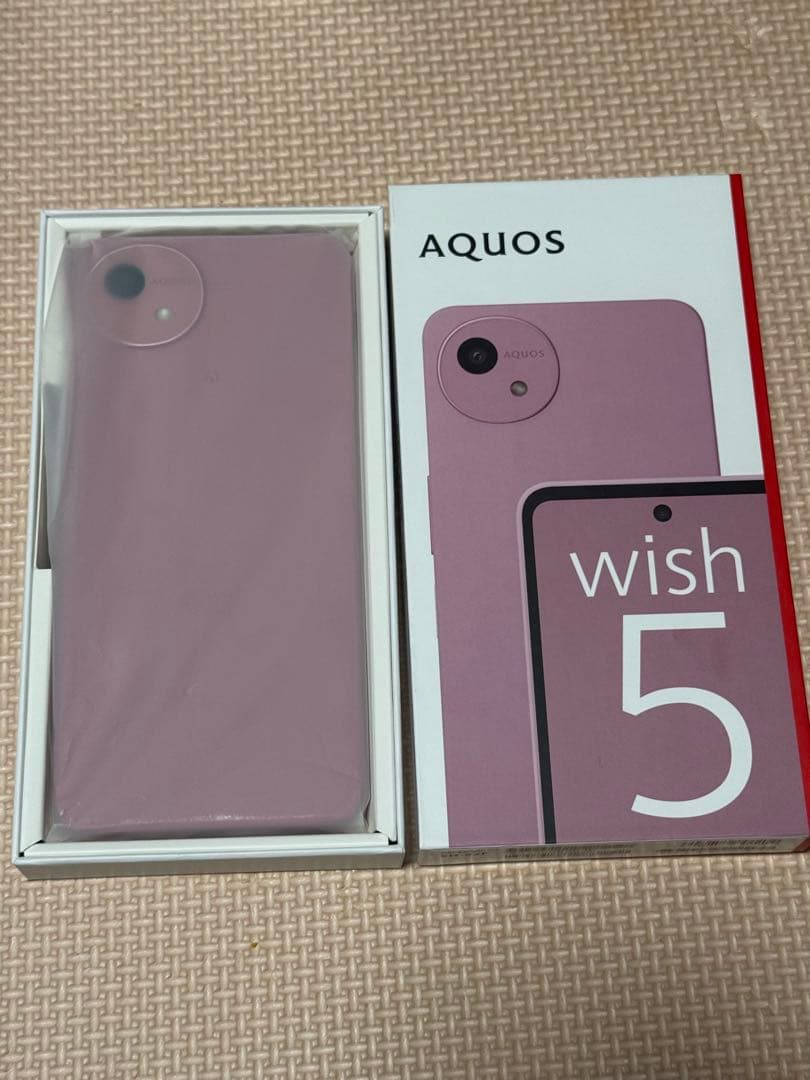 AQUOS wish 5 ピンク ナデシコ　新品未使用　docomo版