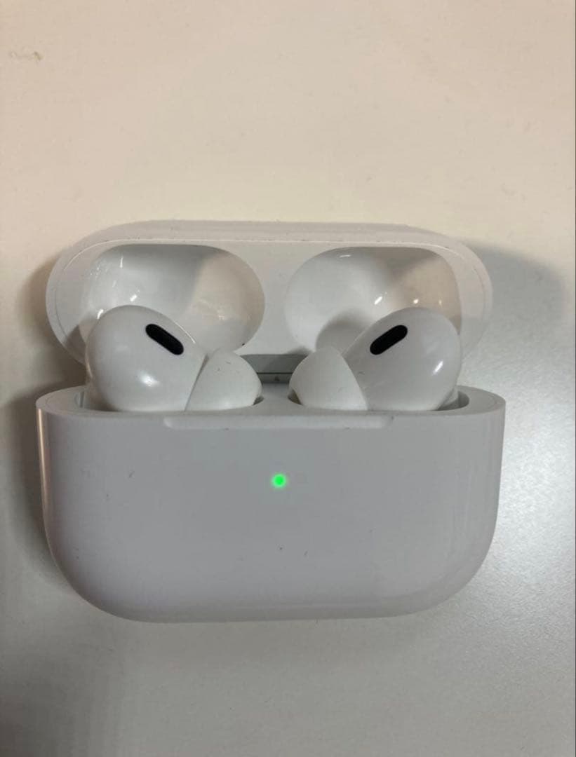 AirPods Pro第二世代 （A3047）本体 充電ケースつき