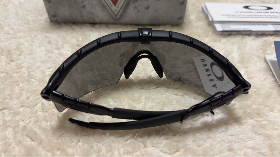 【 OAKLEY 】9213 M FRAME 2.0 グレー サングラス