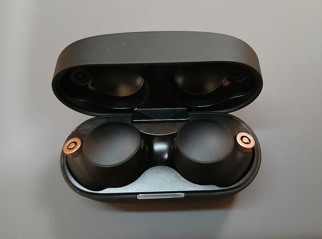 SONY　WF-1000XM4　ワイヤレス　ノイズキャンセリング　イヤホン　②