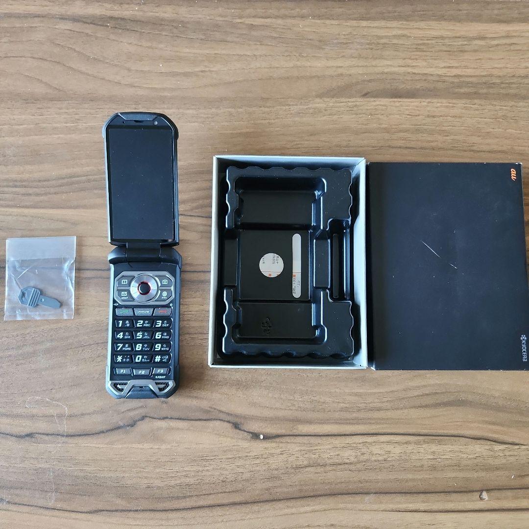 京セラ　TORQUE　KYF33　新品未使用