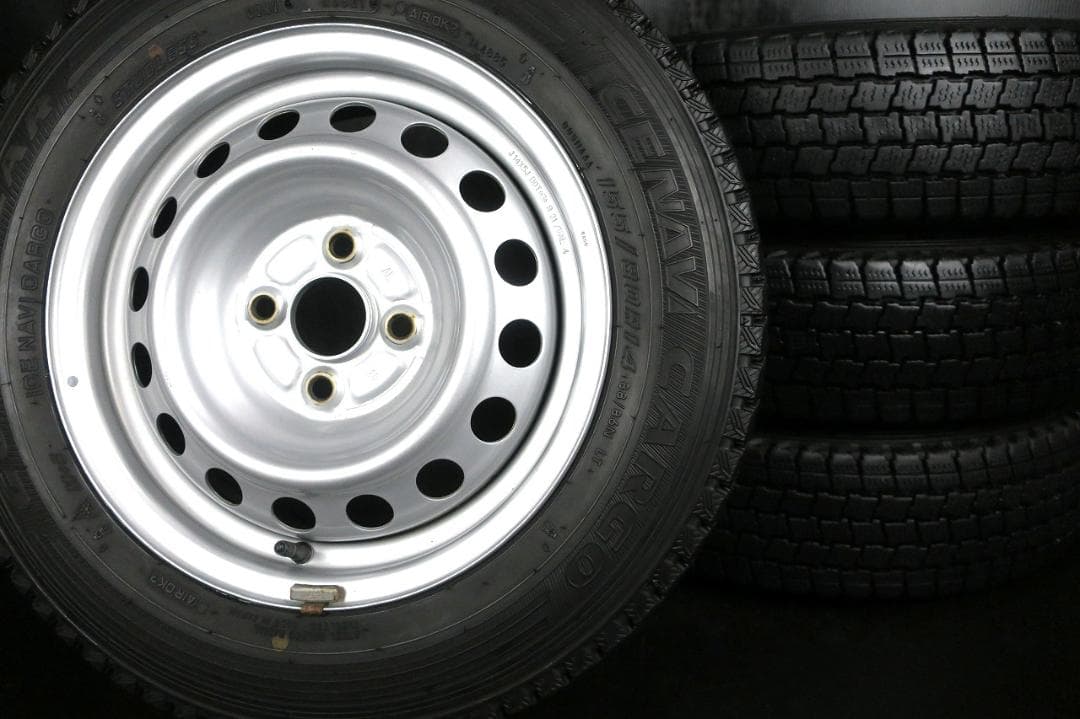 ryo_t様送料込み スタッドレス 155/80R14LT トヨタ プロボックス