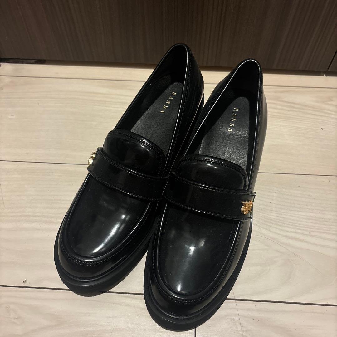 RANDA モダグラムパーツボリュームソールローファー ブラック