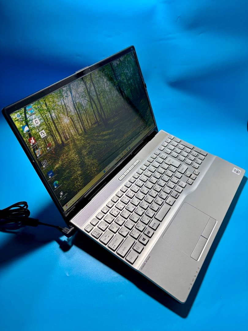 富士通 LIFEBOOK AH56/E2 i7 10510U SSD 2TB