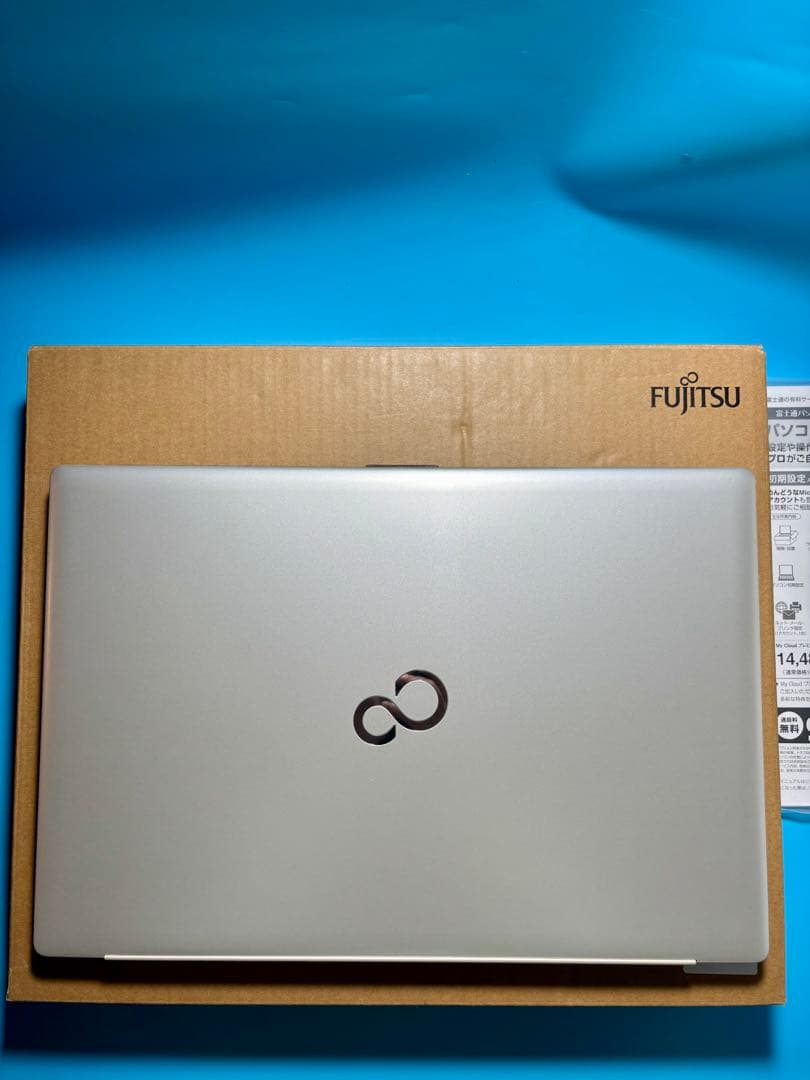 富士通 LIFEBOOK AH56/E2 i7 10510U SSD 2TB