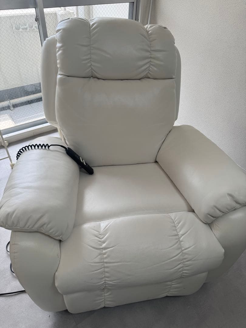 は 電動ラウンジチェア SHIFFON リクライニングチェア シフォン