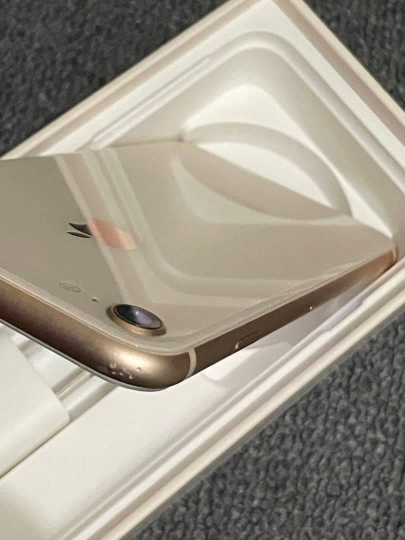 iPhone 8 64GB ゴールド SIMフリー 箱・充電器付き