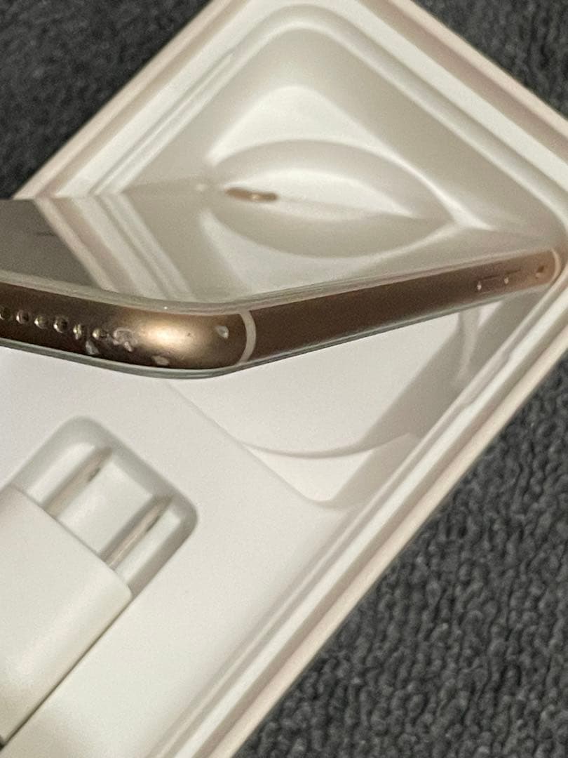 iPhone 8 64GB ゴールド SIMフリー 箱・充電器付き