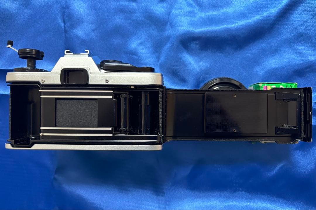 【美品】　OLYMPUS オリンパス　OM10 シルバー　一眼レフカメラフイルム