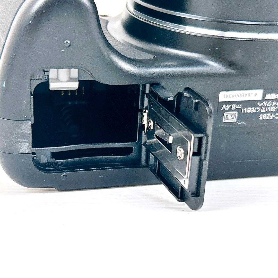 Panasonic パナソニック ルミックス　DC-FZ85 デジタル一眼