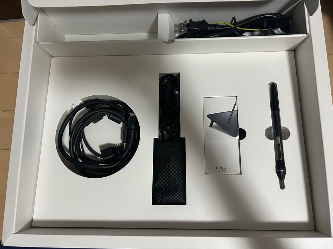 Wacom　Cintiq16　液晶ペンタブレット DTK-1660 K0D