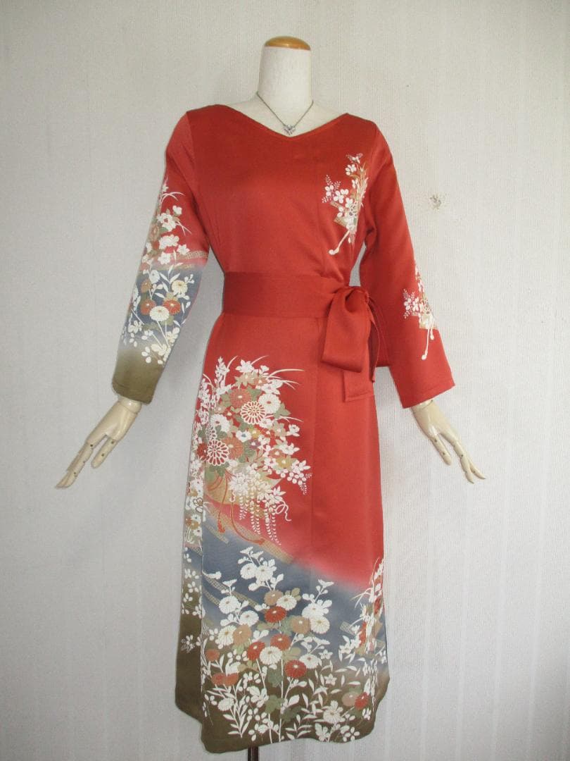 Ｍ～Ｌサイズ　訪問着からの着物リメイクドレスです　着丈１１９cm