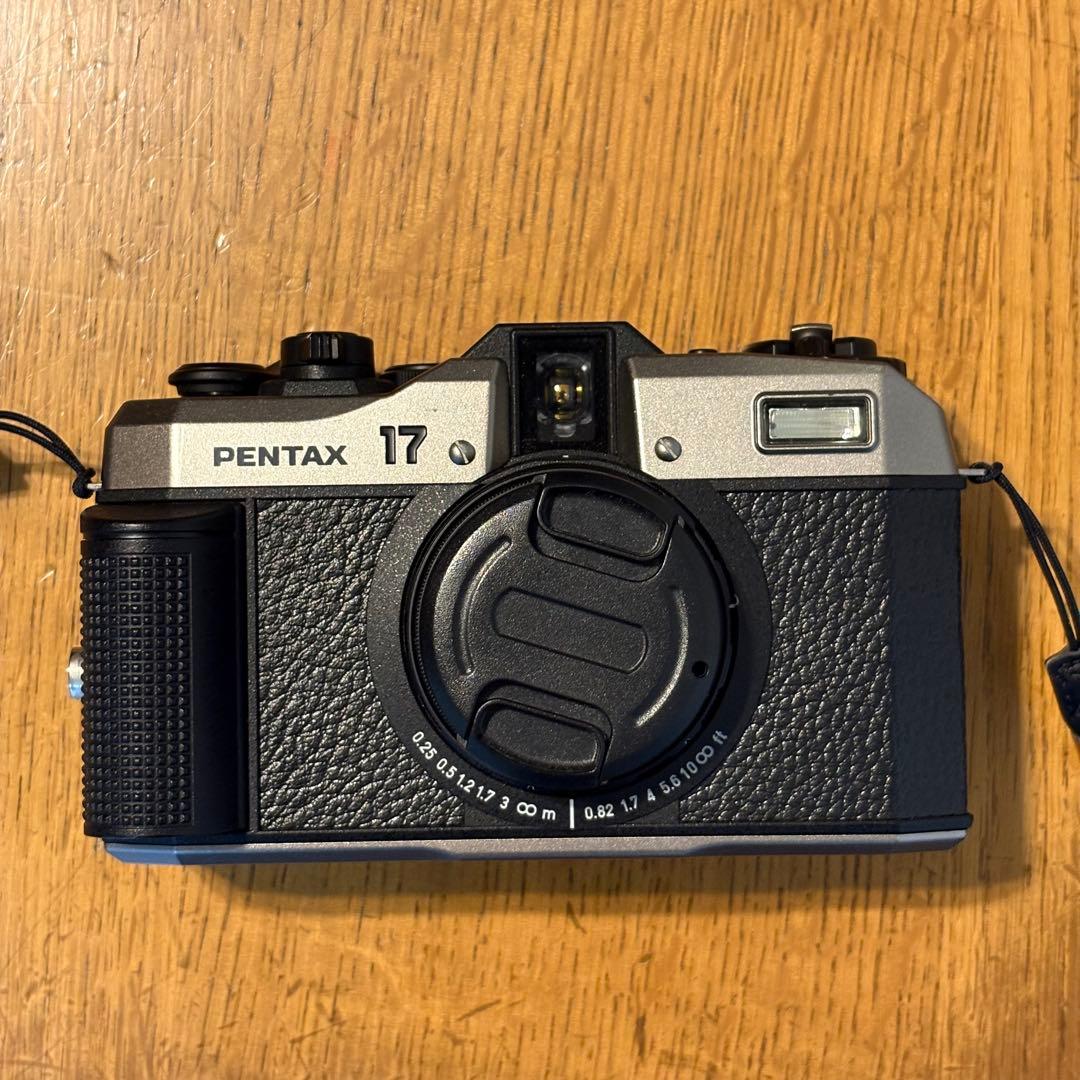 PENTAX 17 フィルムカメラ シルバー/ブラック