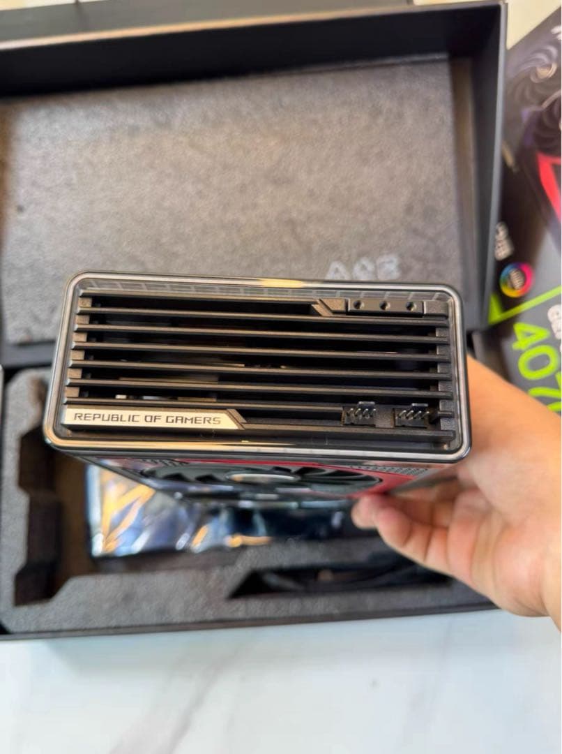 グラフィックボード・グラボ・ビデオカード ASUS ROG STRIX GAMING RTX 4070 Super