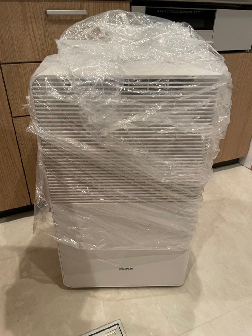 極美品アイリスオーヤマ 空気清浄機能付き除湿機 IJCP-J160-W