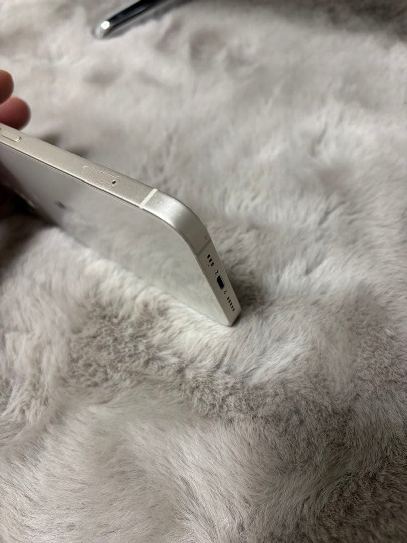 Apple iPhone 13 スターライト　本体（値下げ中）