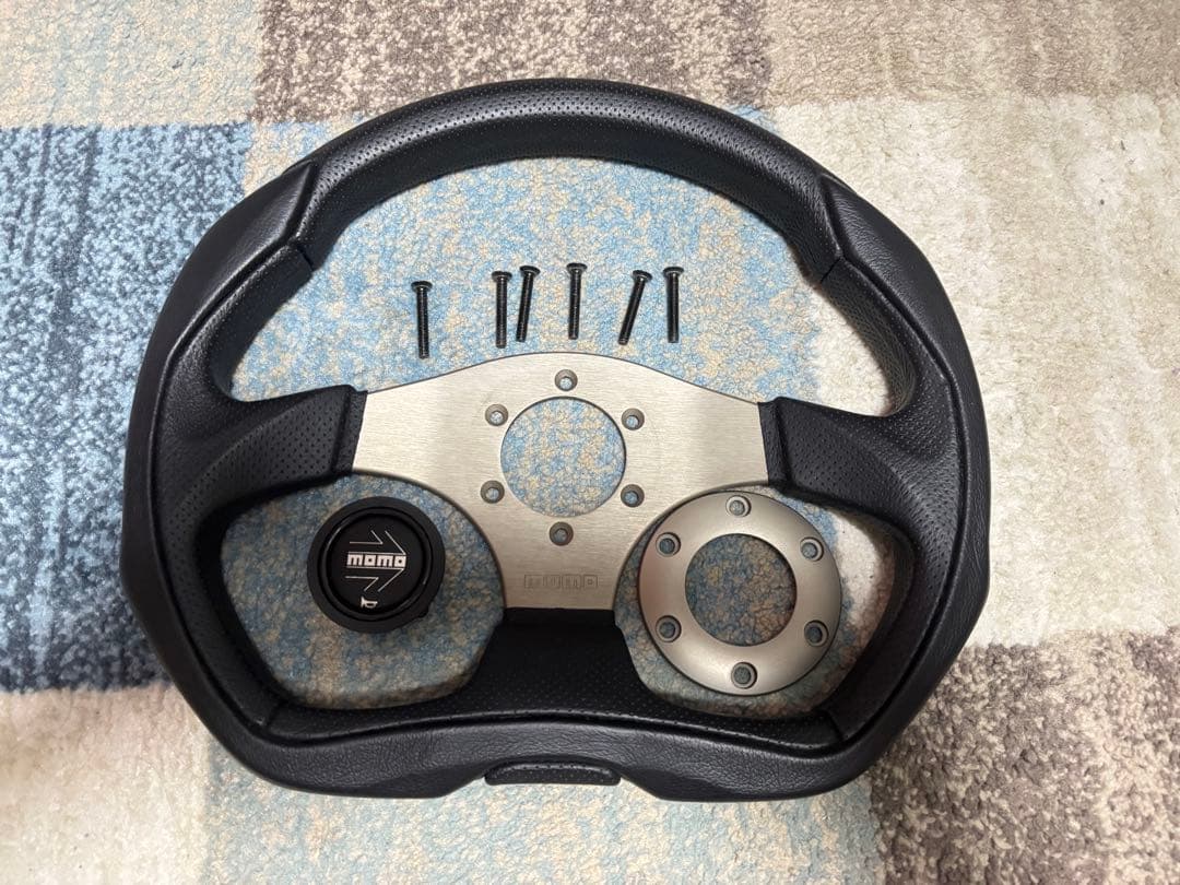 正規品　MOMO モモ　ステアリング イーグル