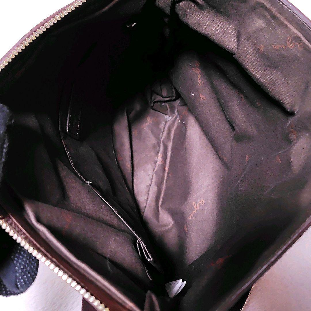 美品✨　アニエスベー　ショルダーバッグ　ブラウン　斜め掛け　ロゴ型押し　ジップ