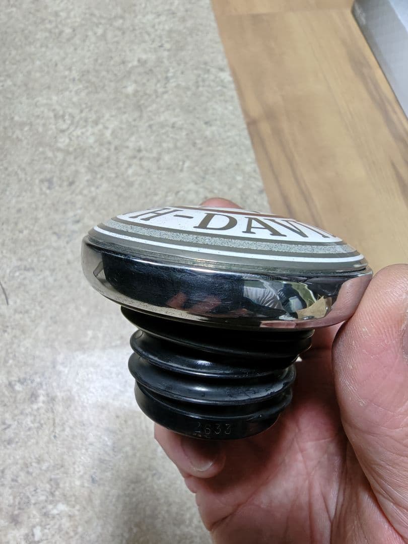 Harley-Davidson タンク　キャップ　七宝焼　白　中古