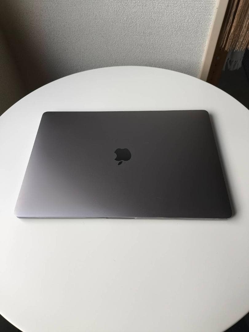 美品 MacBook Pro 15in 16G / 256G (スペースグレー)
