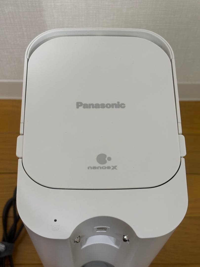 柚*猫様 【美品!!】Panasonic 充電式掃除機 MC-NS10K 202